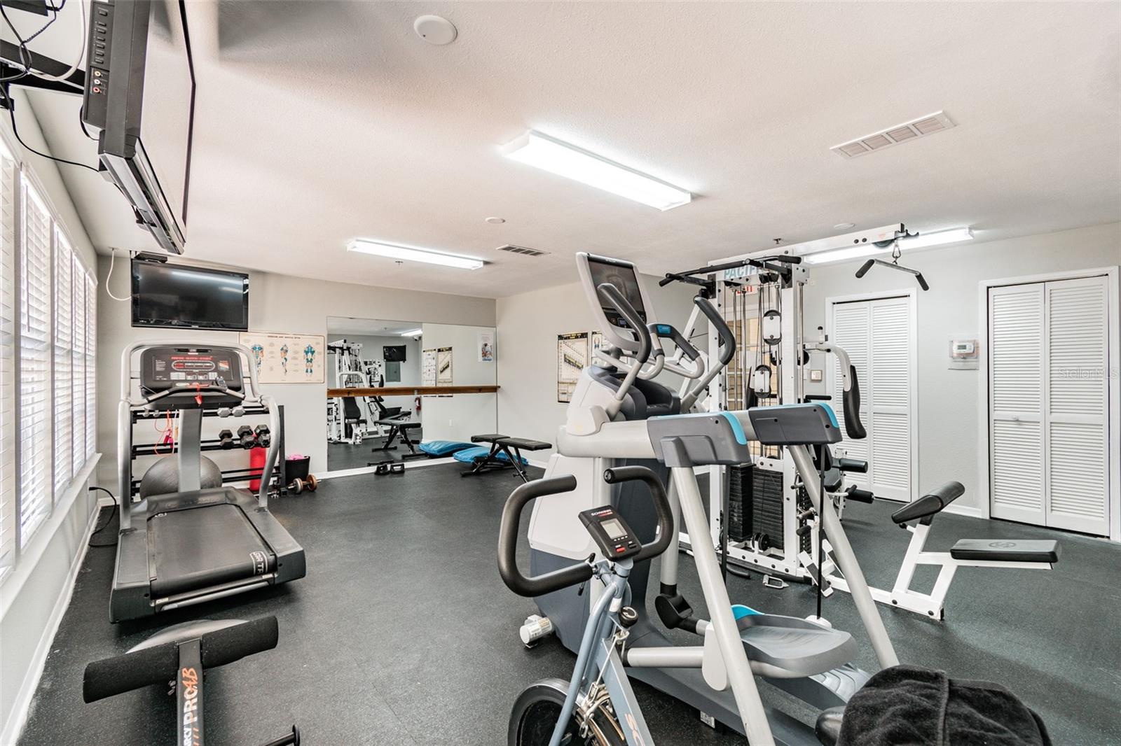 Image 31 of 42 For 1000 Horatio Street 202