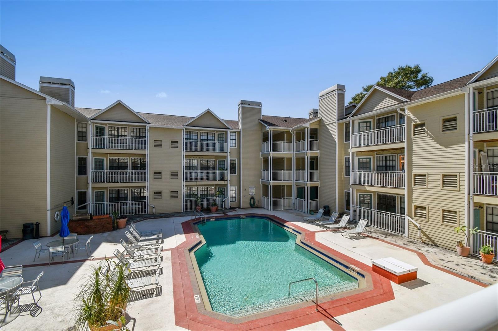 Image 35 of 42 For 1000 Horatio Street 202