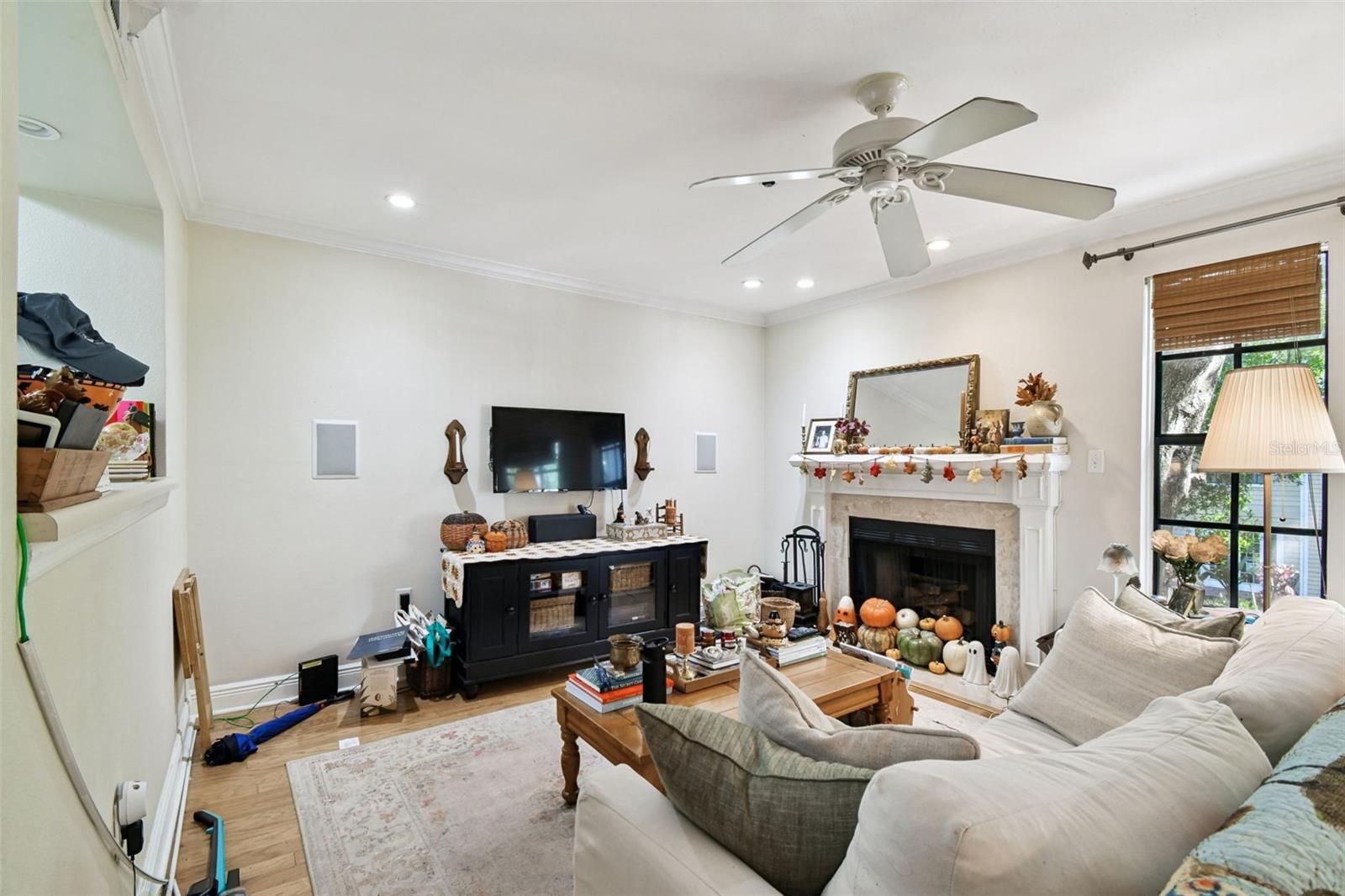 Image 9 of 42 For 1000 Horatio Street 202