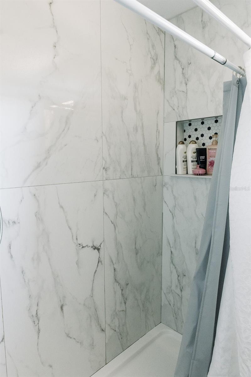 Image 22 of 31 For 14115 Village View Drive