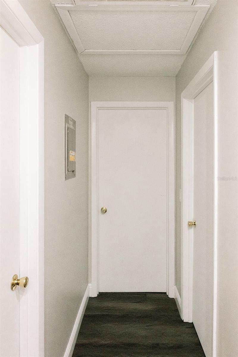 Image 27 of 31 For 14115 Village View Drive