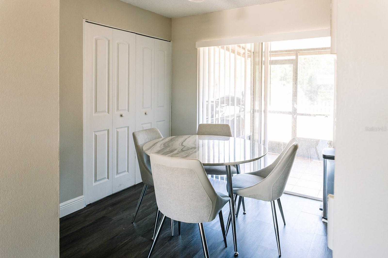 Image 6 of 31 For 14115 Village View Drive