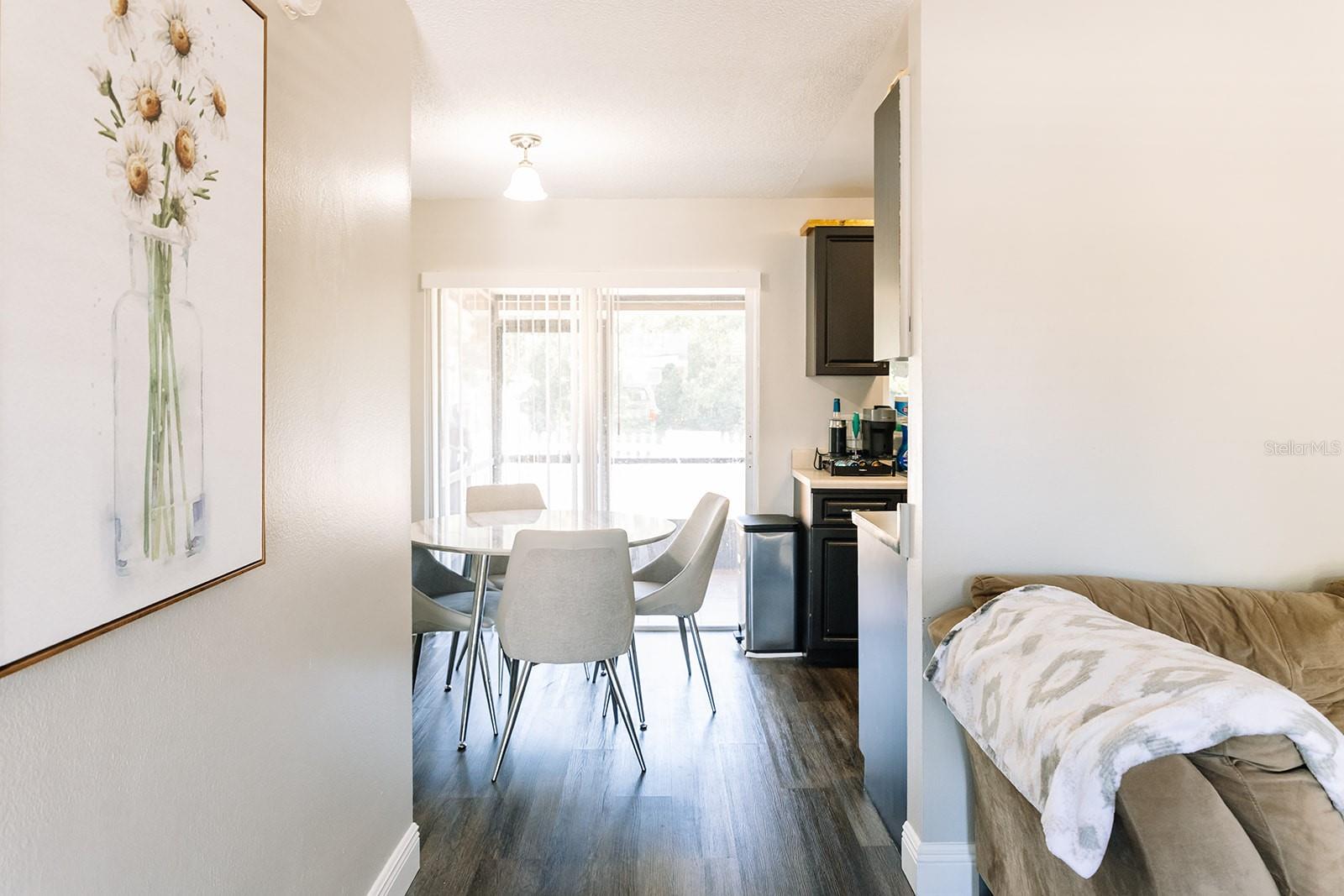 Image 7 of 31 For 14115 Village View Drive