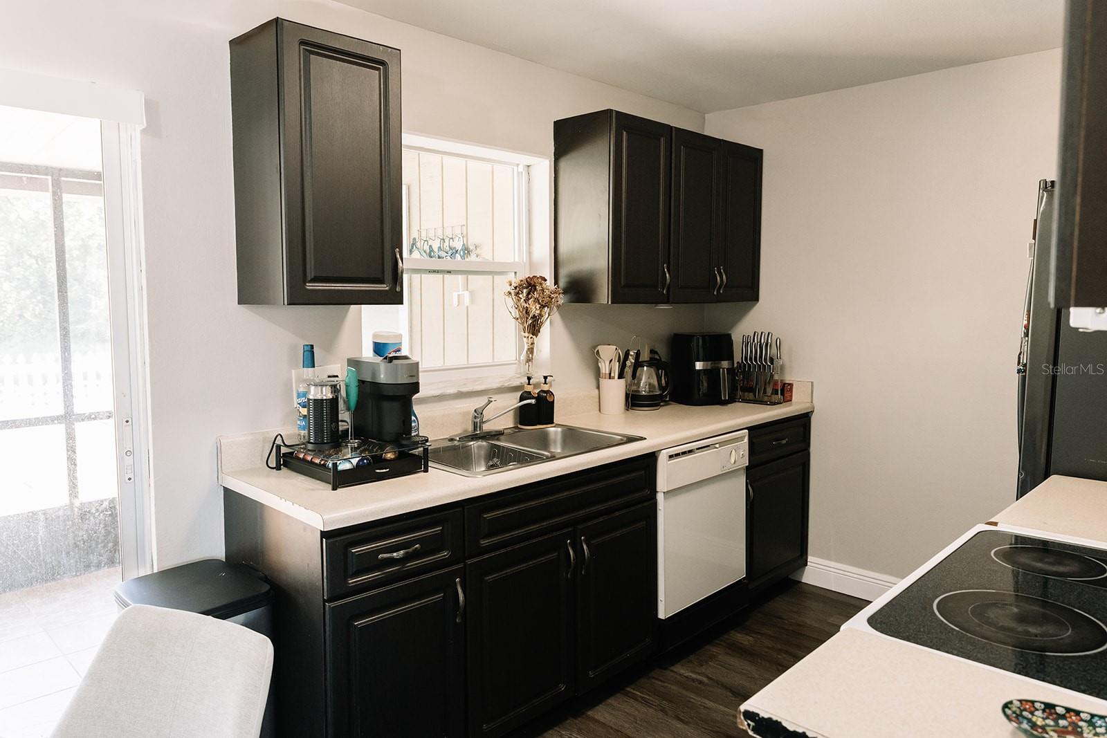 Image 8 of 31 For 14115 Village View Drive