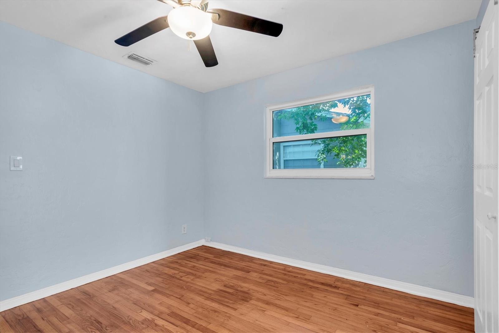 Image 14 of 26 For 1101 A 28th Street N