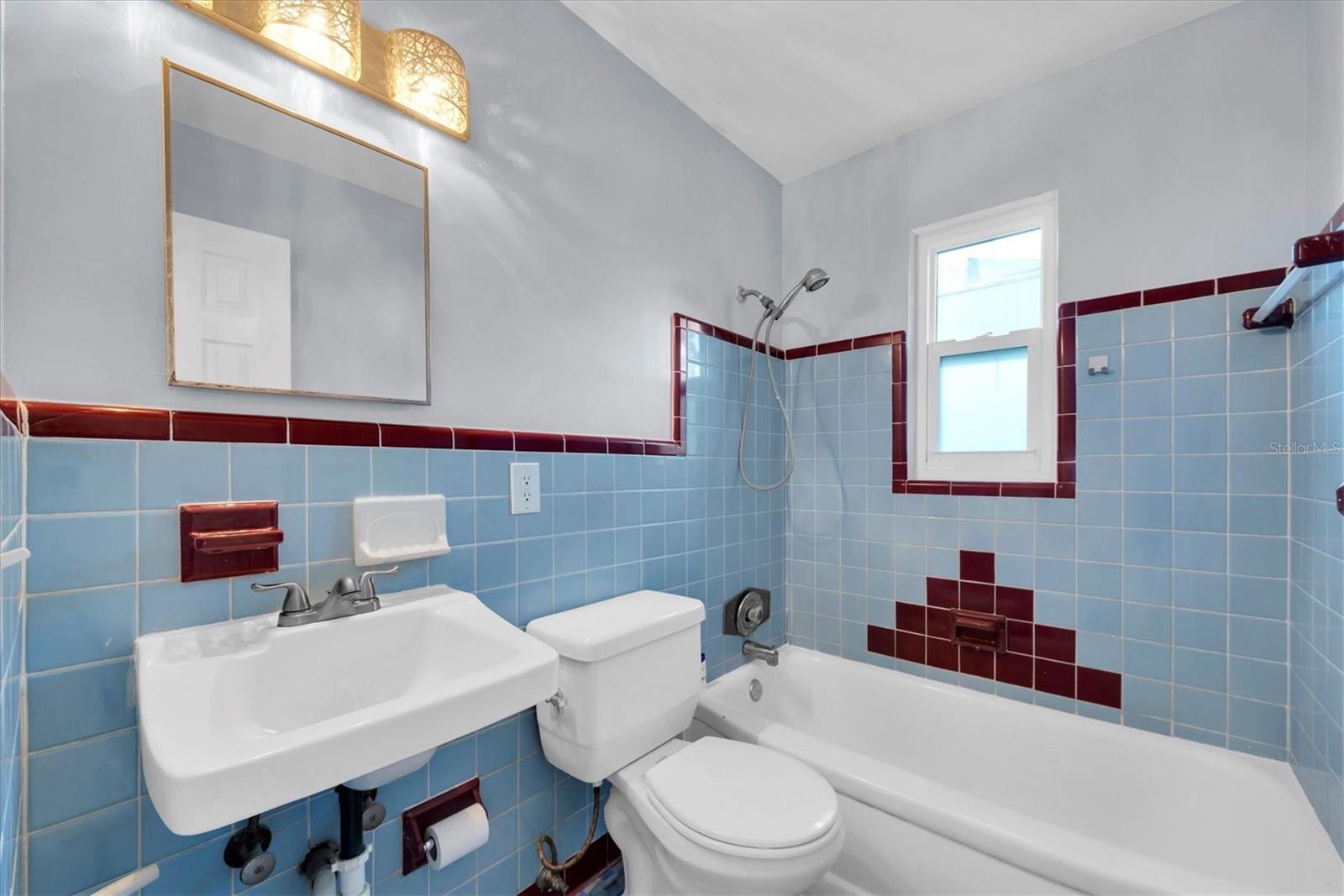 Image 18 of 26 For 1101 A 28th Street N