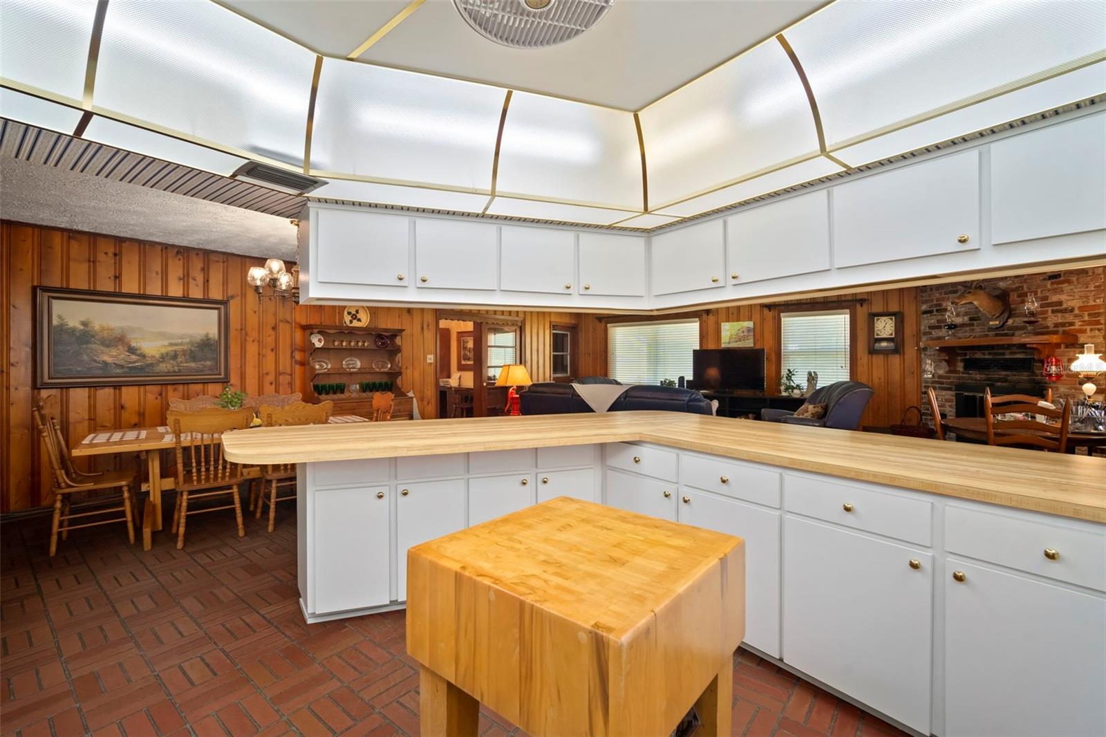 Image 12 of 38 For 501 Bryan Circle