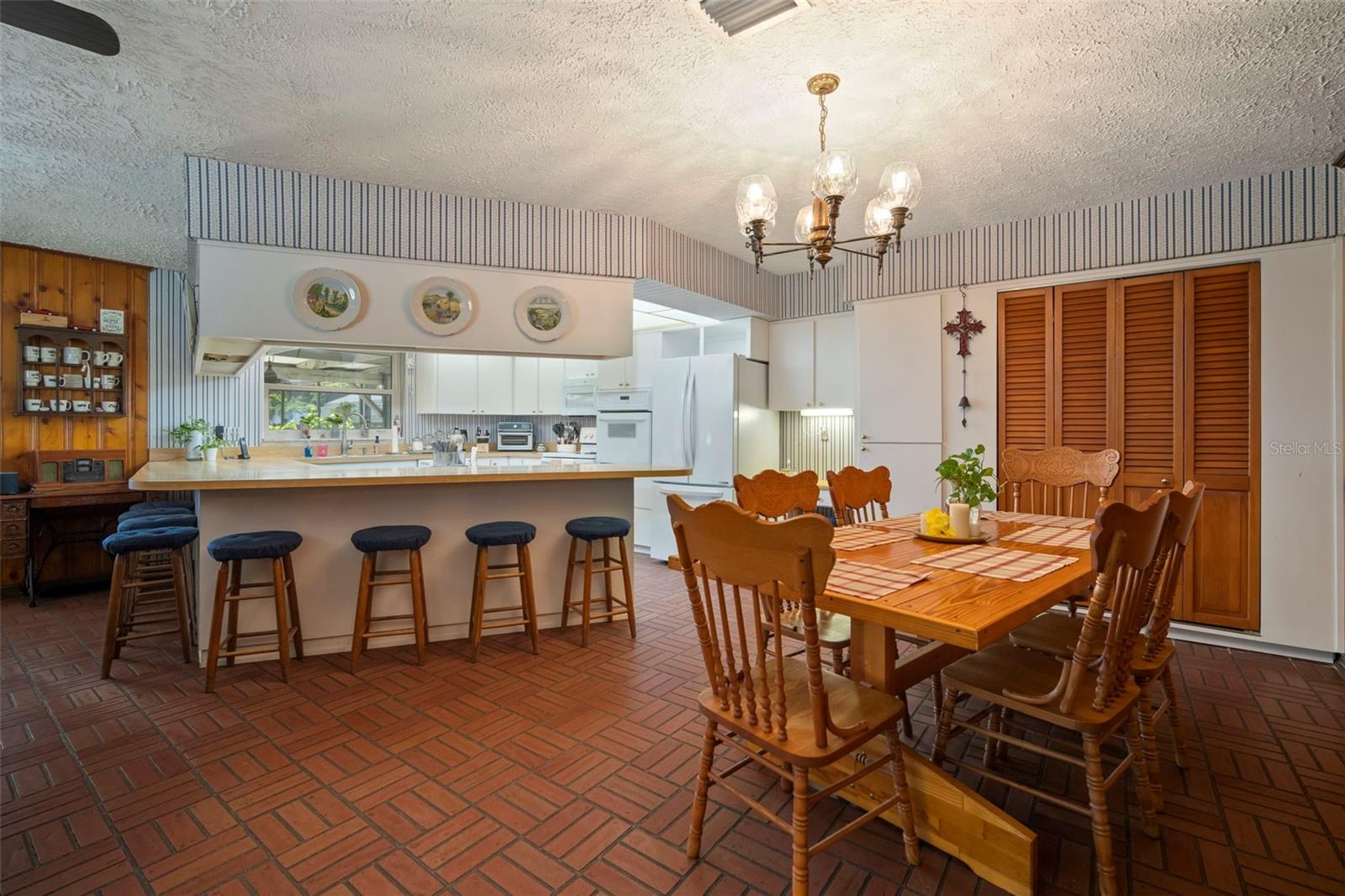 Image 13 of 38 For 501 Bryan Circle