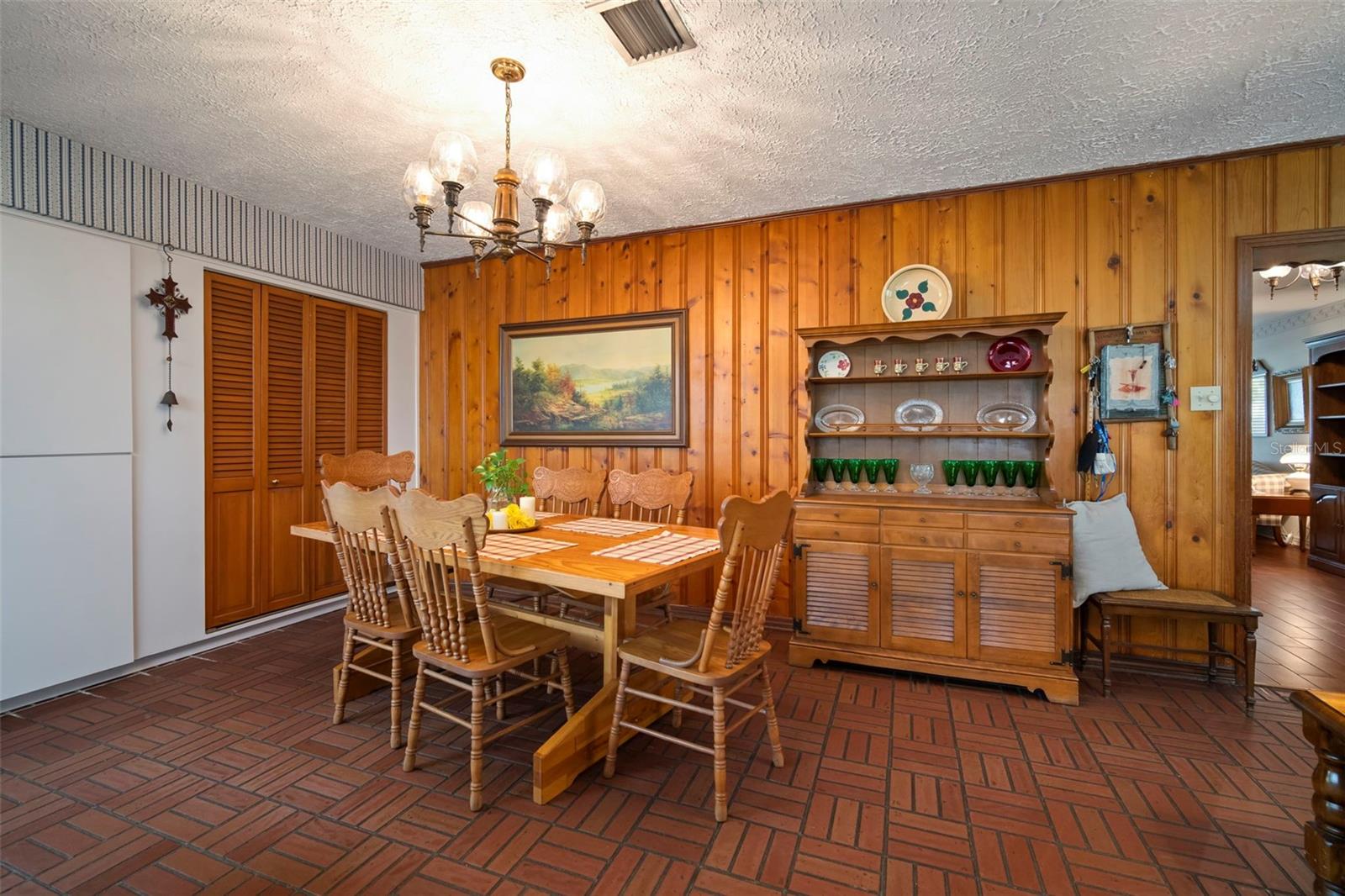 Image 14 of 38 For 501 Bryan Circle