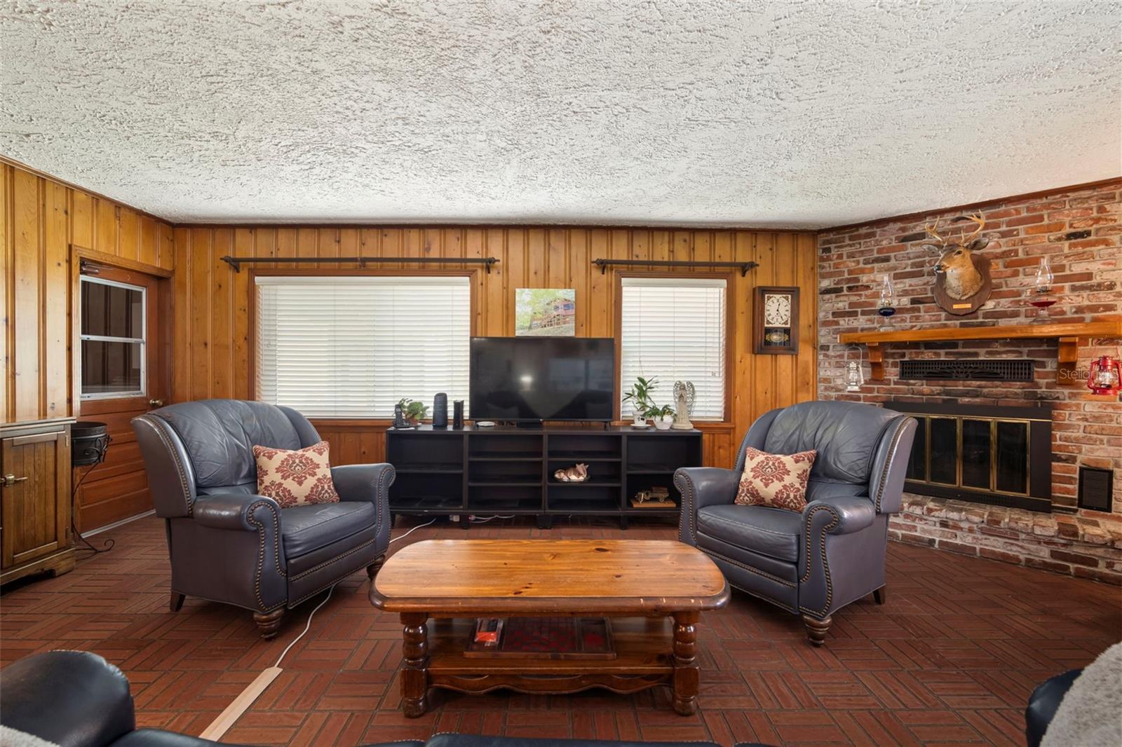 Image 3 of 38 For 501 Bryan Circle