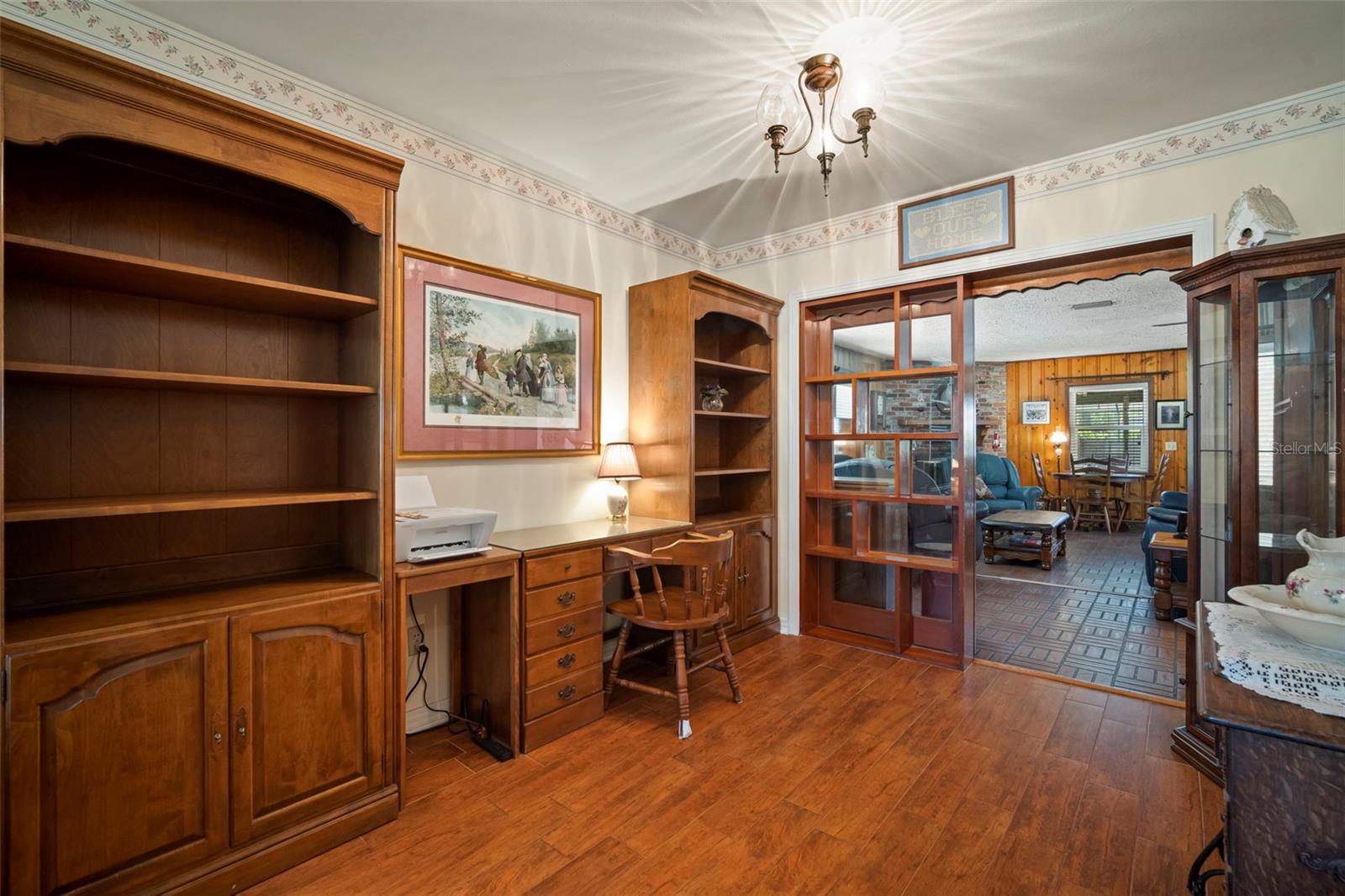 Image 5 of 38 For 501 Bryan Circle