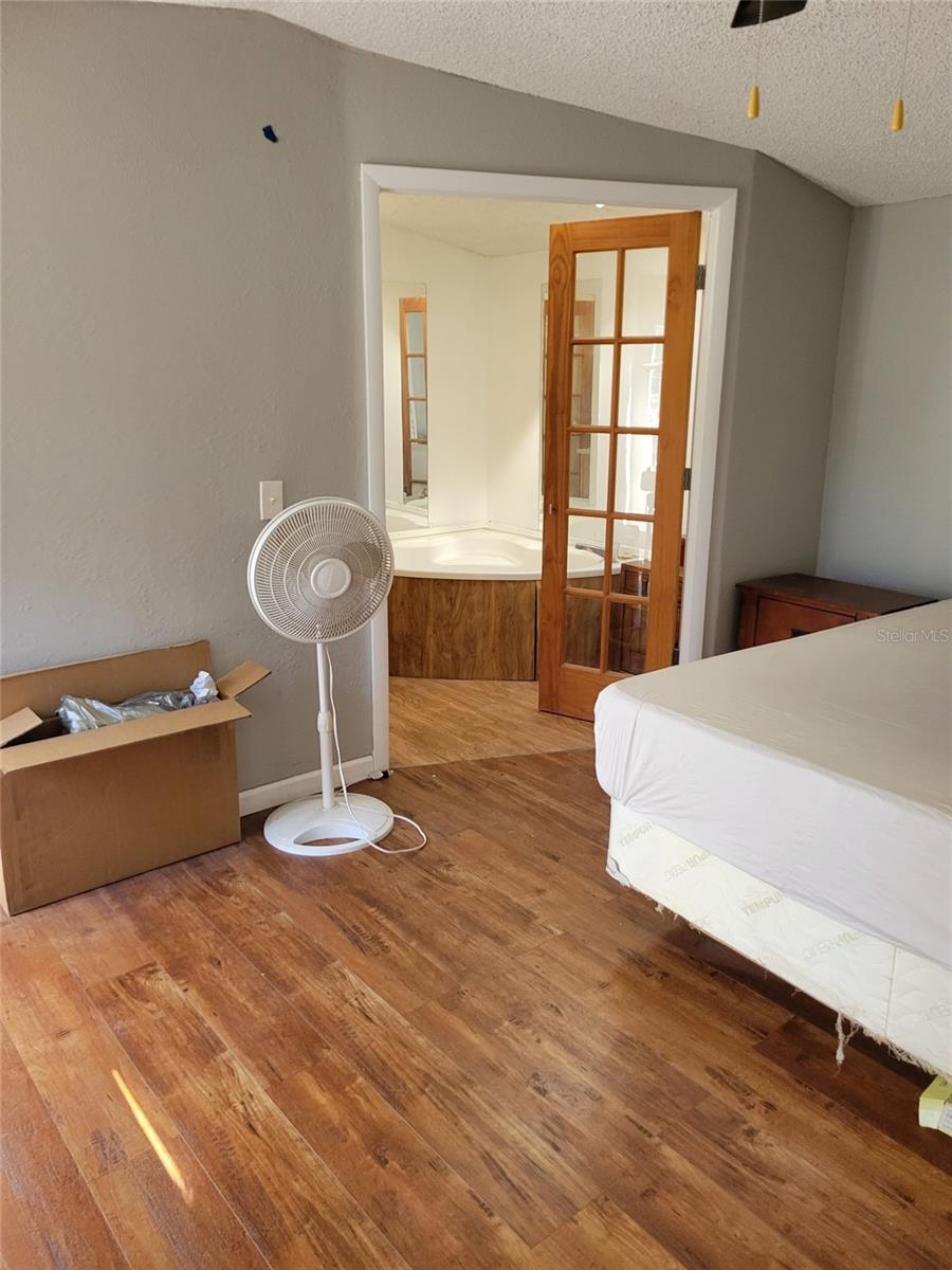 Image 10 of 17 For 16842 Diagonal Road