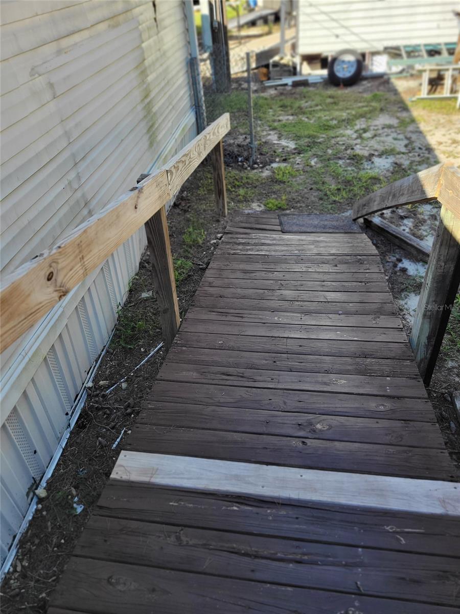 Image 15 of 17 For 16842 Diagonal Road