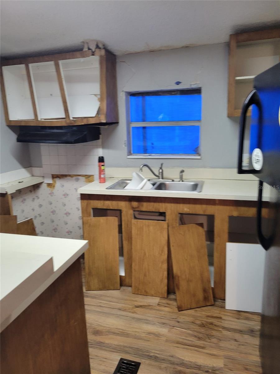 Image 2 of 17 For 16842 Diagonal Road