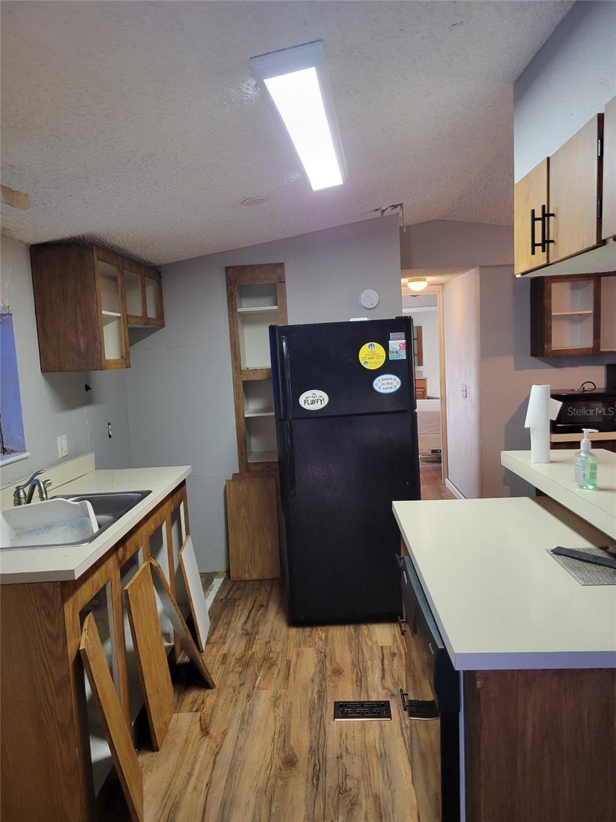 Image 3 of 17 For 16842 Diagonal Road