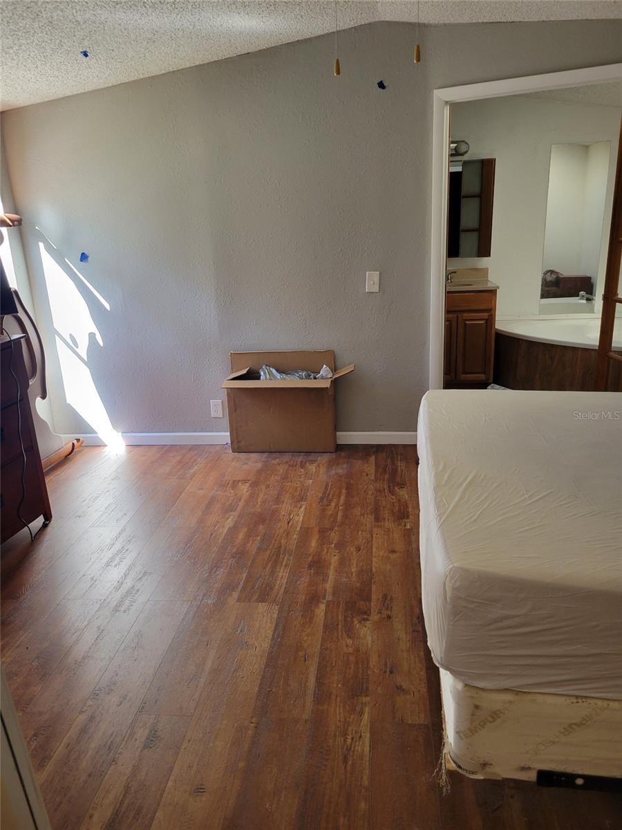 Image 9 of 17 For 16842 Diagonal Road