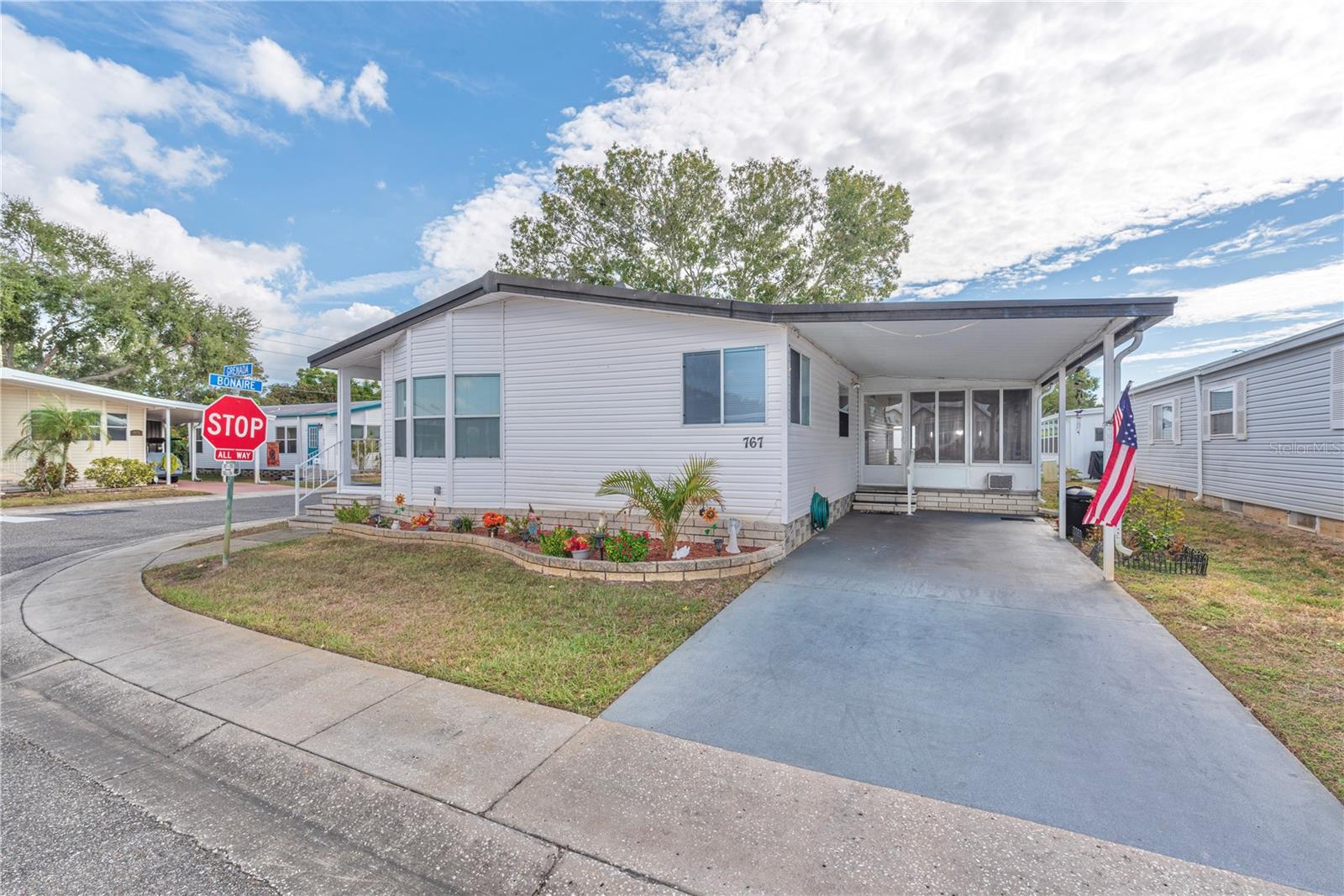 Listing photo id 19 for 1001 Starkey Road 767