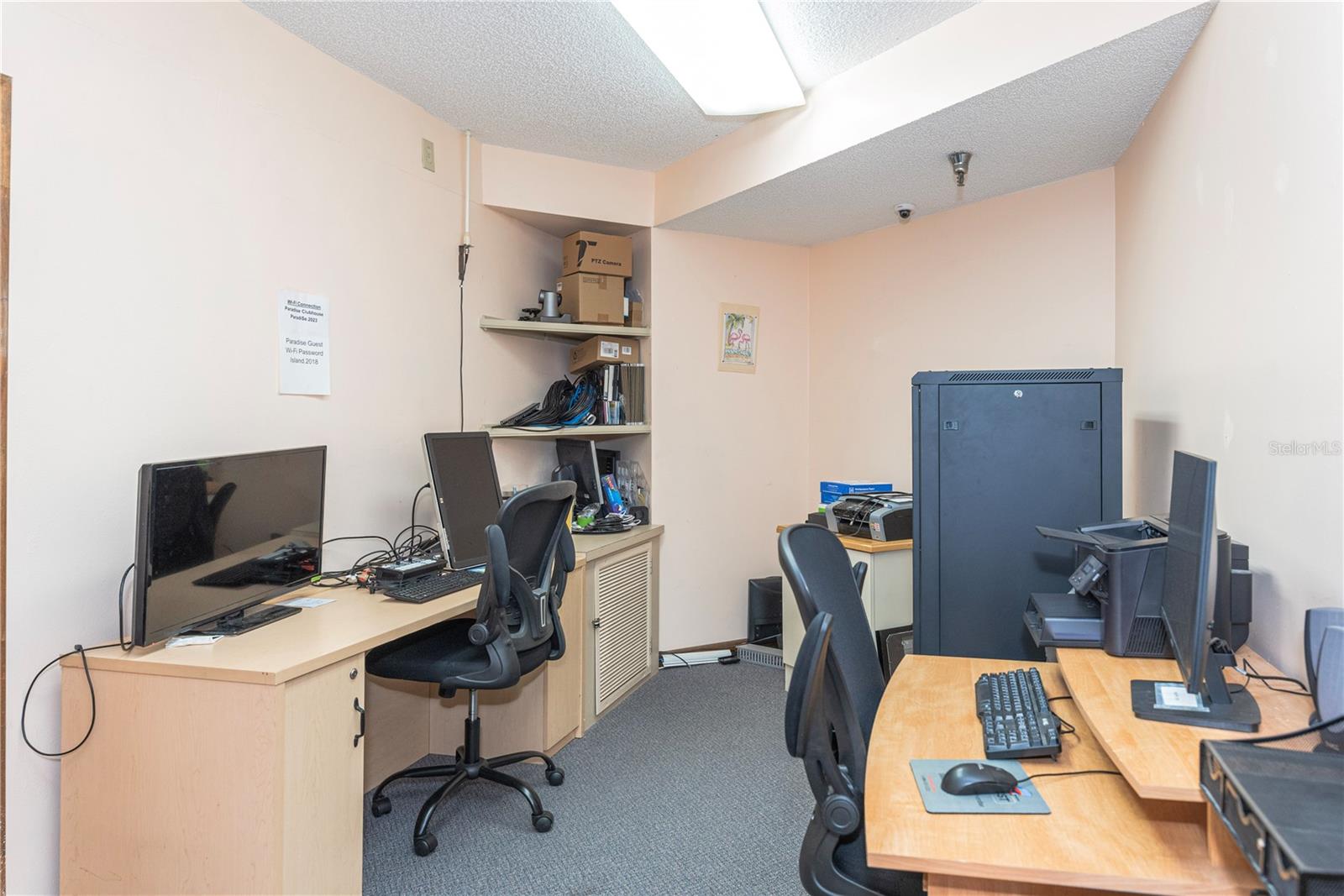 Listing photo id 28 for 1001 Starkey Road 767