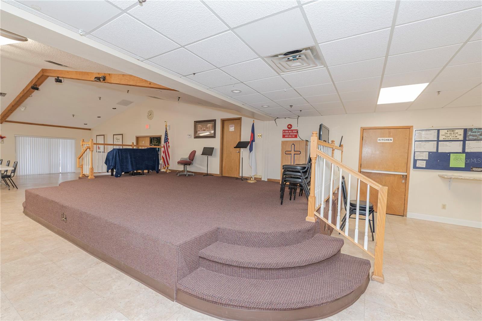 Listing photo id 29 for 1001 Starkey Road 767