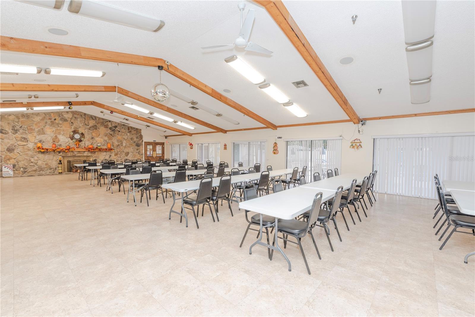 Listing photo id 31 for 1001 Starkey Road 767