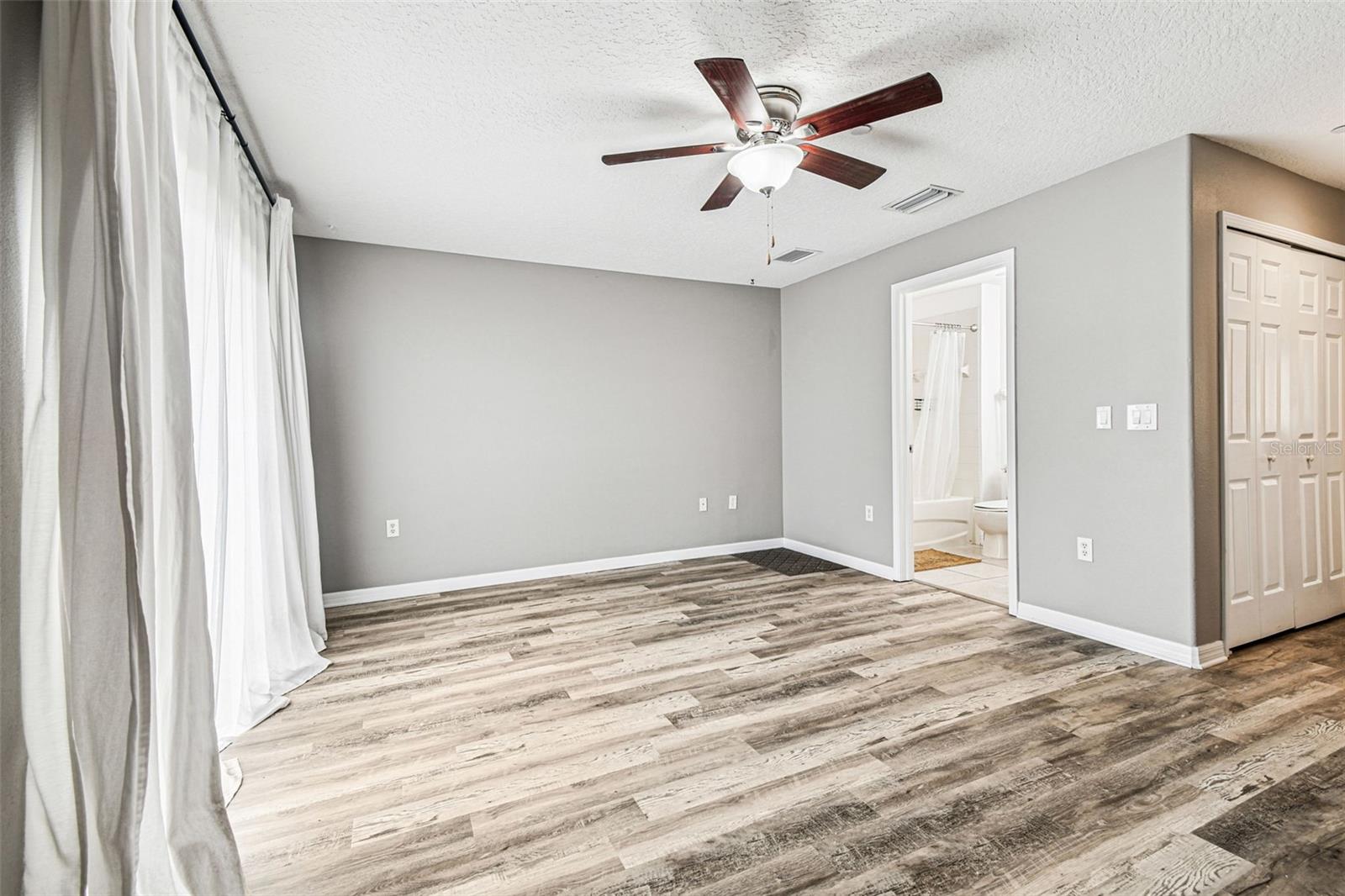 Image 4 of 39 For 2503 Middleton Grove Drive