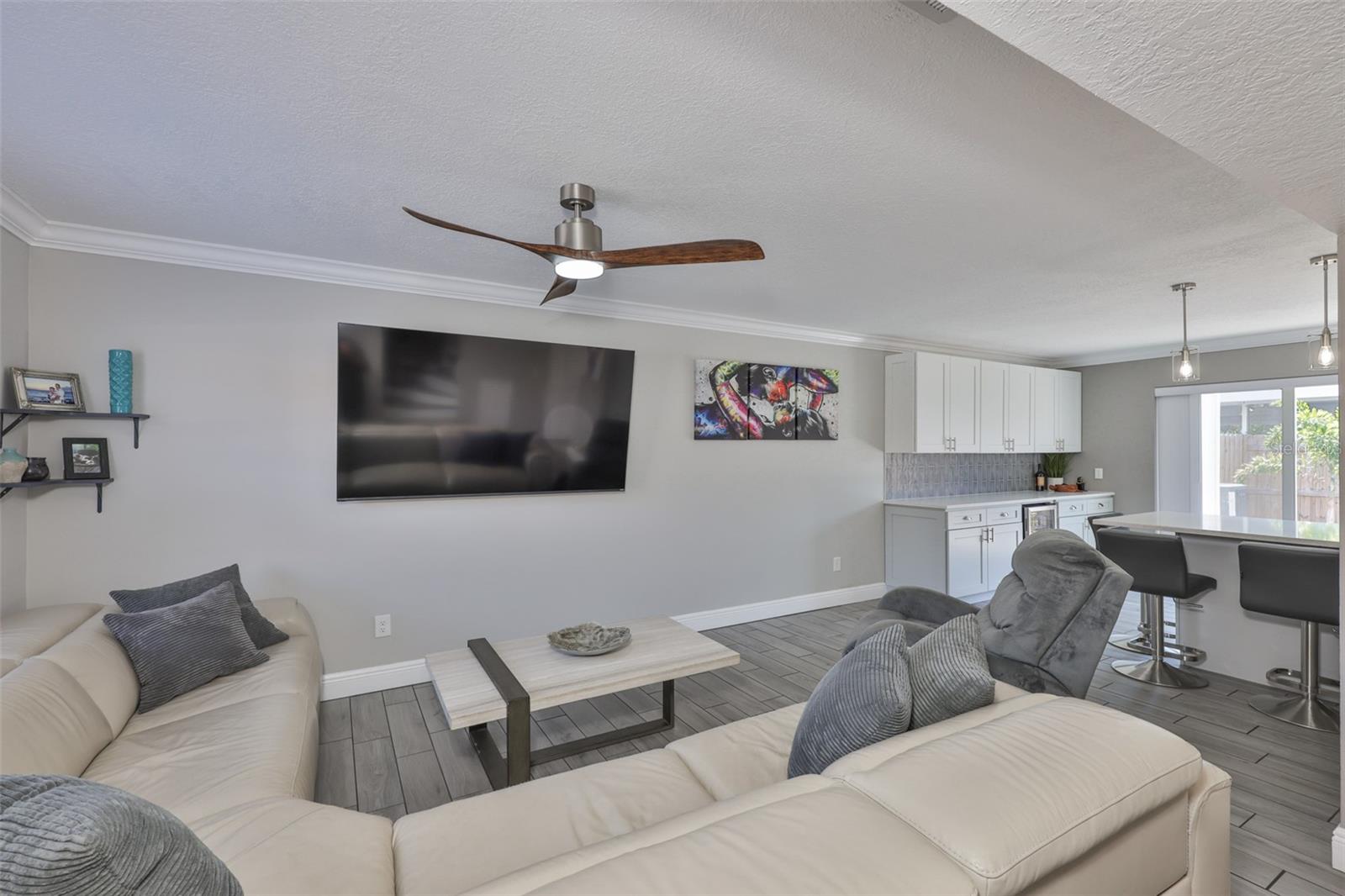 Image 12 of 41 For 2011-- Carolina Avenue