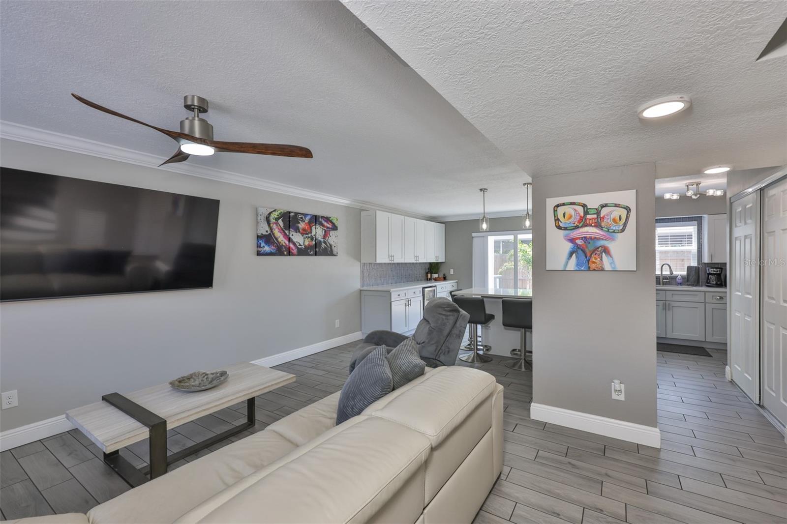 Image 13 of 41 For 2011-- Carolina Avenue