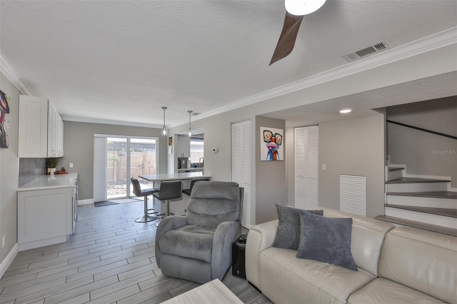 Image 17 of 41 For 2011-- Carolina Avenue