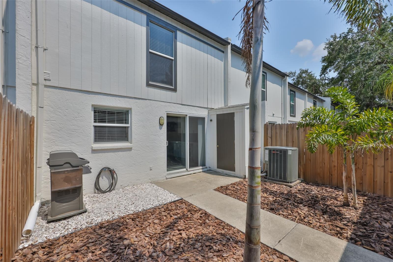 Image 2 of 41 For 2011-- Carolina Avenue