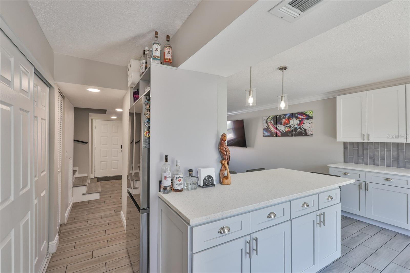 Image 5 of 41 For 2011-- Carolina Avenue