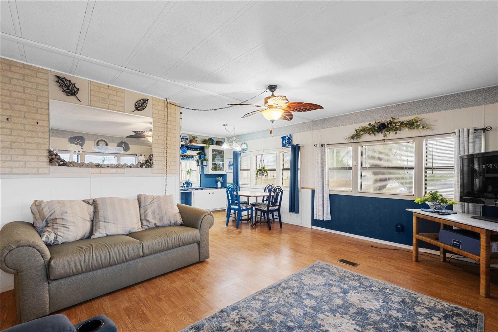 Image 13 of 40 For 37136 8th Avenue