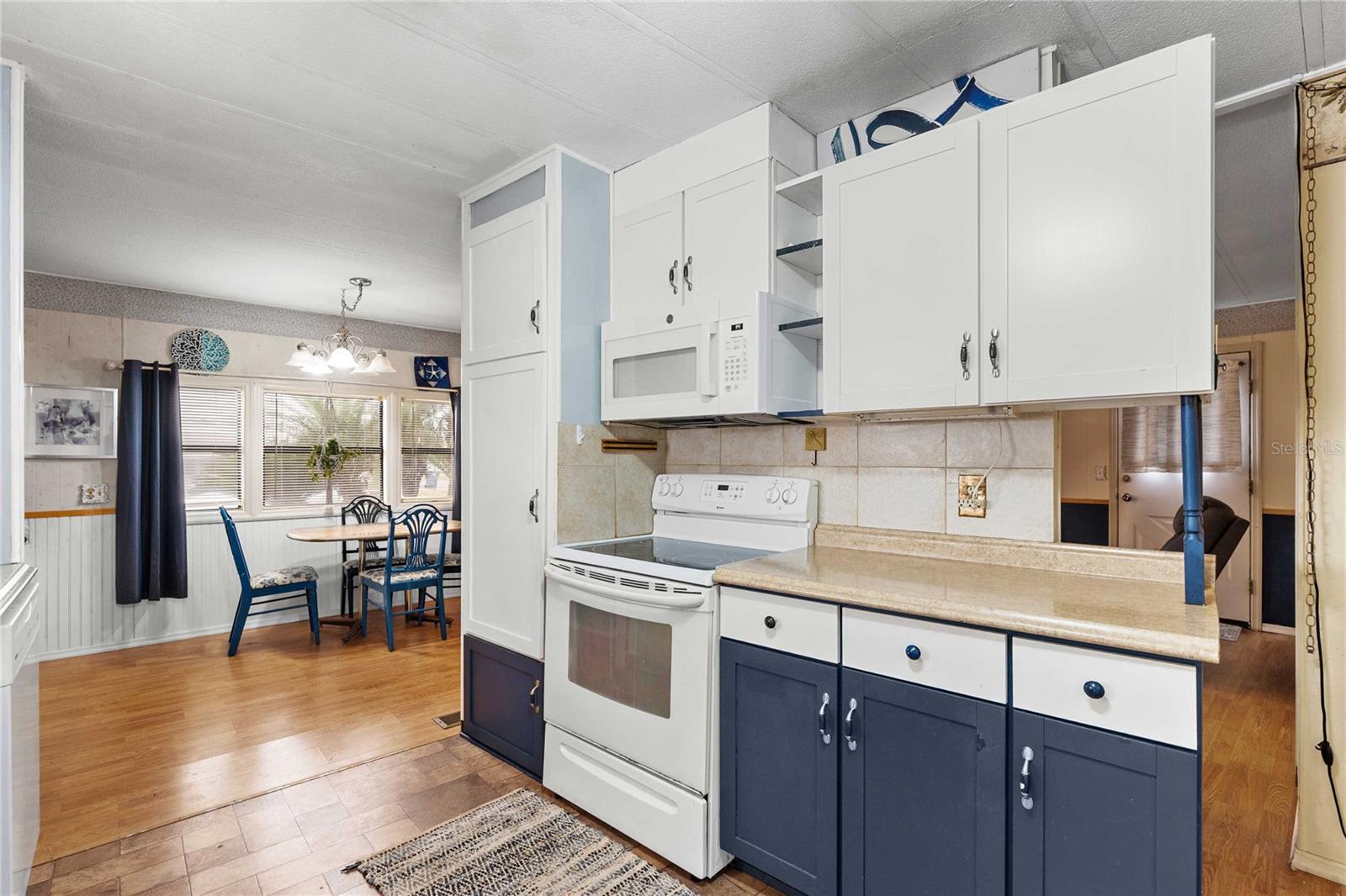 Image 8 of 40 For 37136 8th Avenue