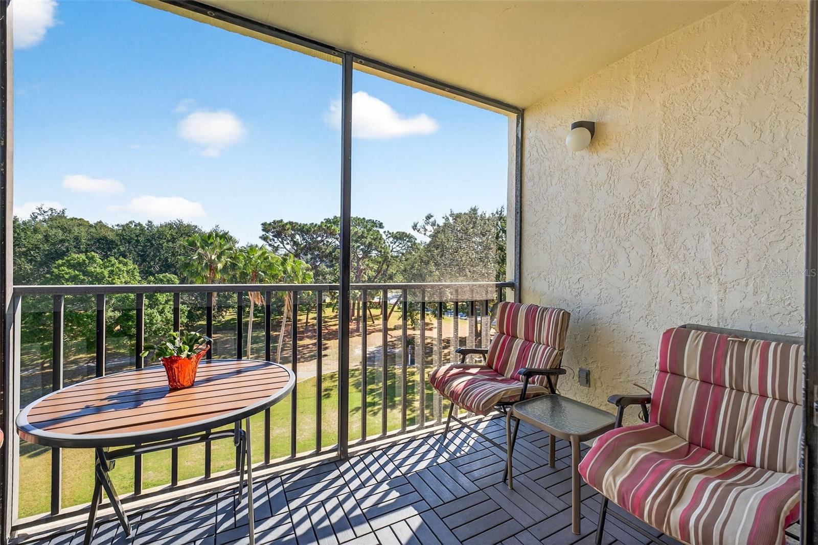 Image 32 of 46 For 800 Cove Cay Drive 4d