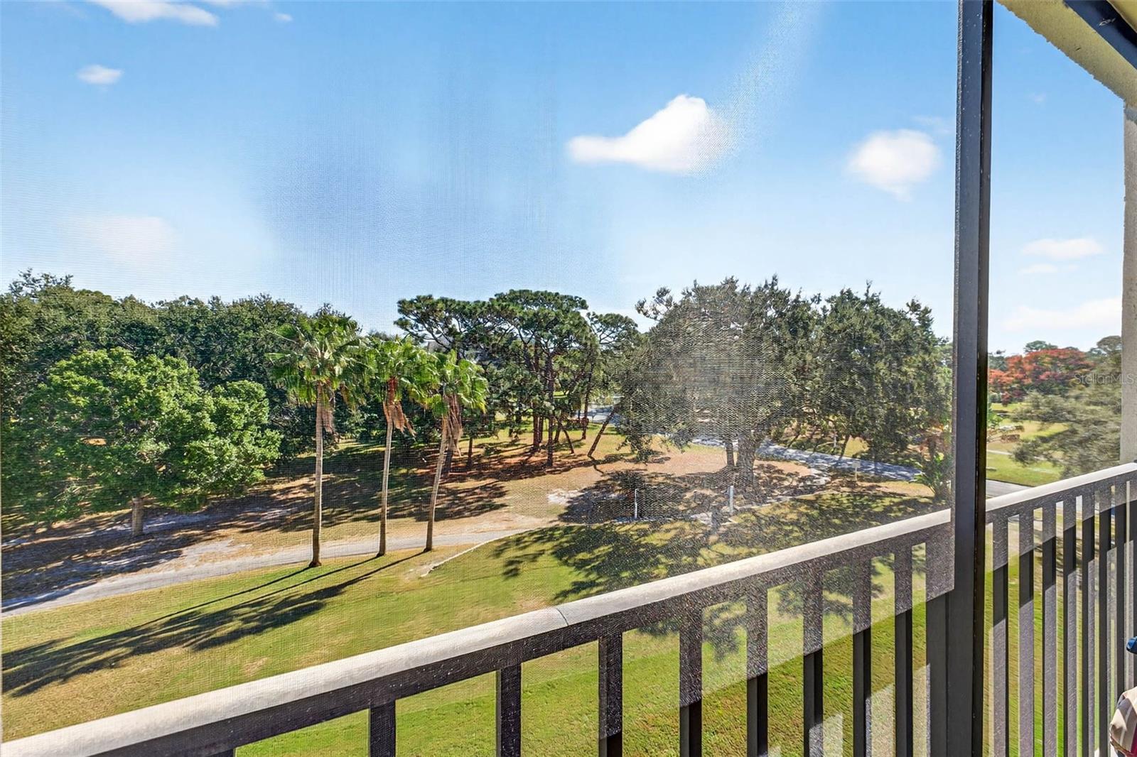 Image 33 of 46 For 800 Cove Cay Drive 4d