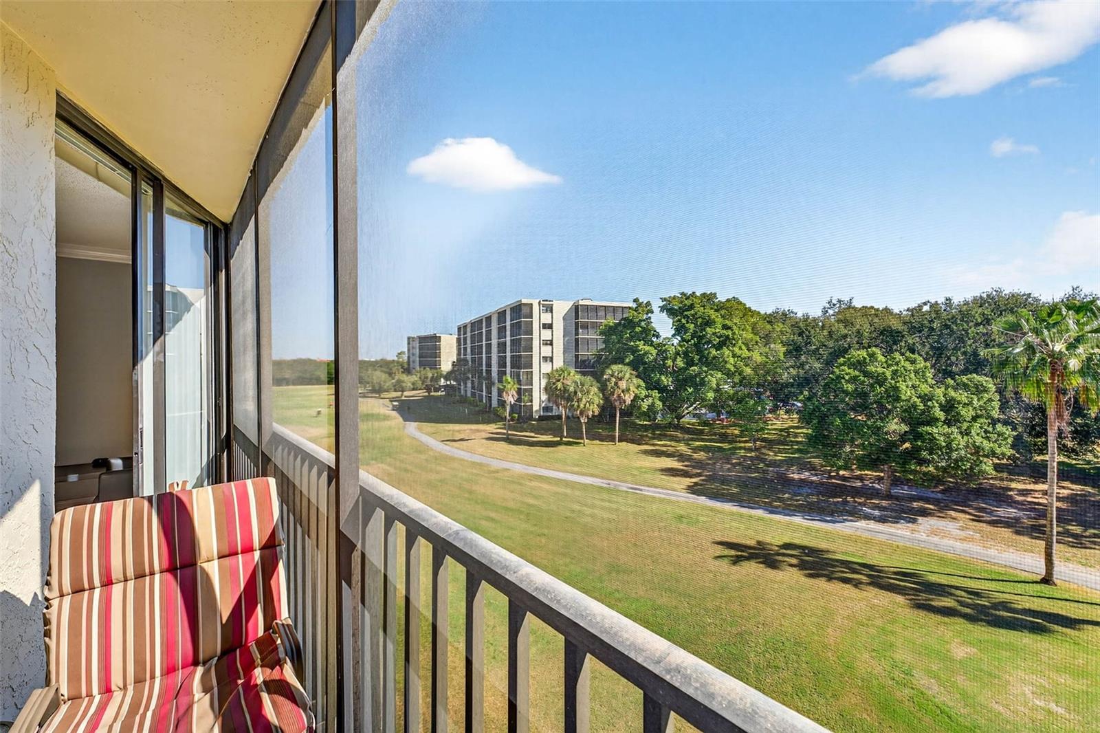 Image 34 of 46 For 800 Cove Cay Drive 4d