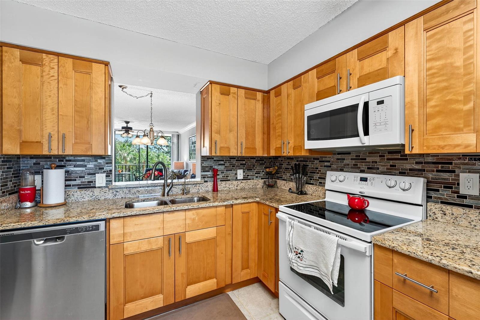 Image 4 of 46 For 800 Cove Cay Drive 4d