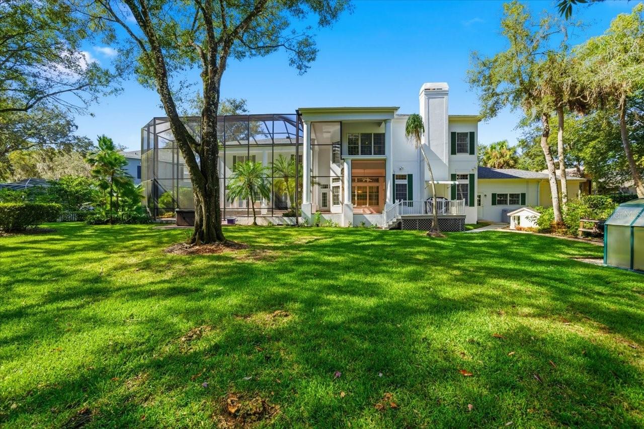 Listing photo id 9 for 15303 Eaton Court