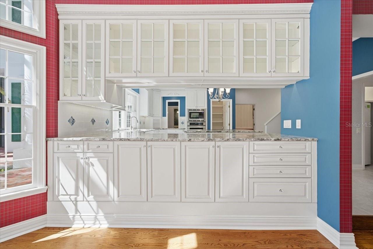 Listing photo id 20 for 15303 Eaton Court