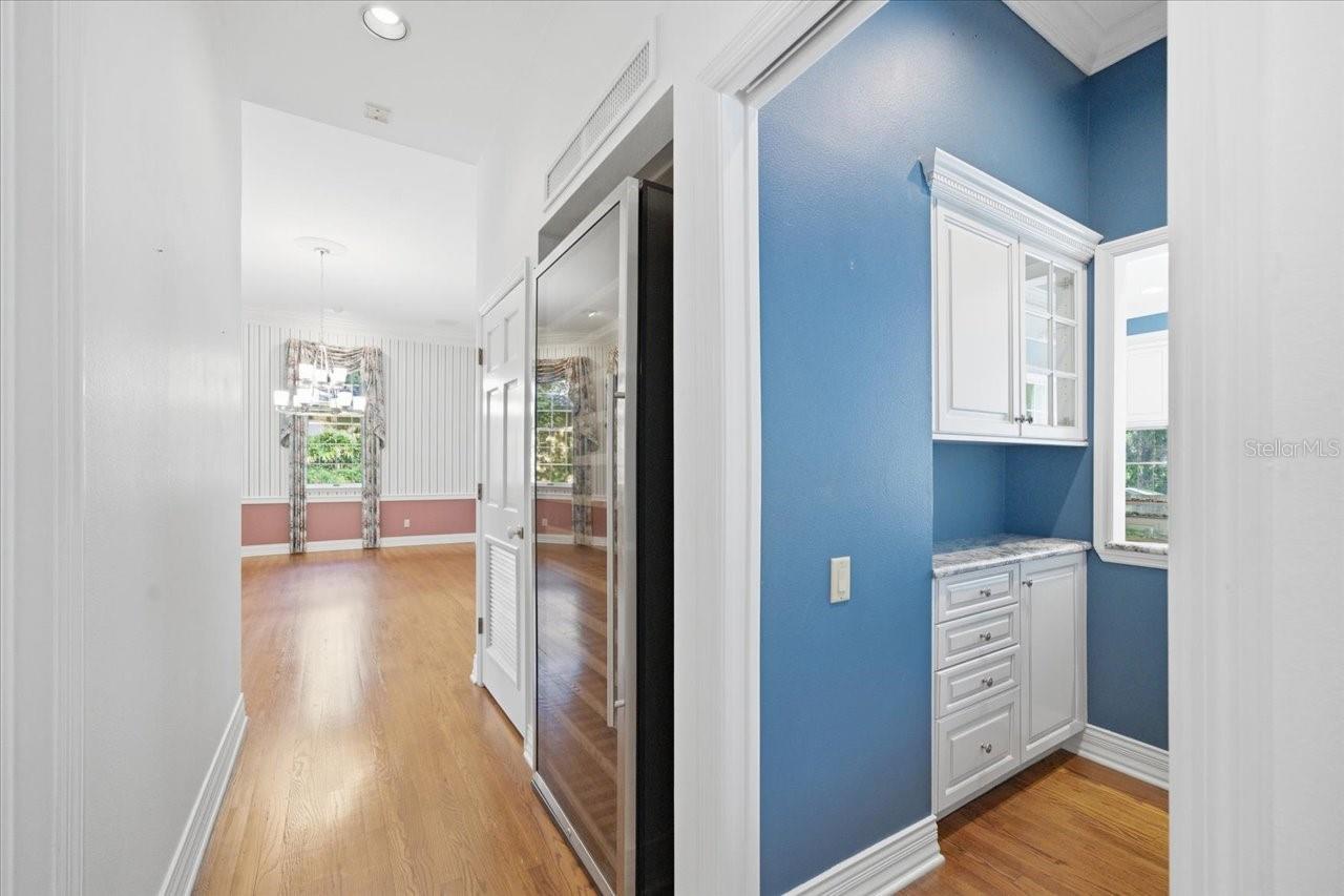 Listing photo id 27 for 15303 Eaton Court