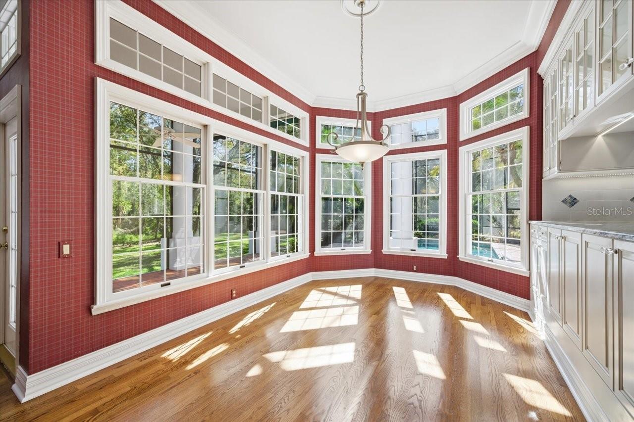 Listing photo id 31 for 15303 Eaton Court