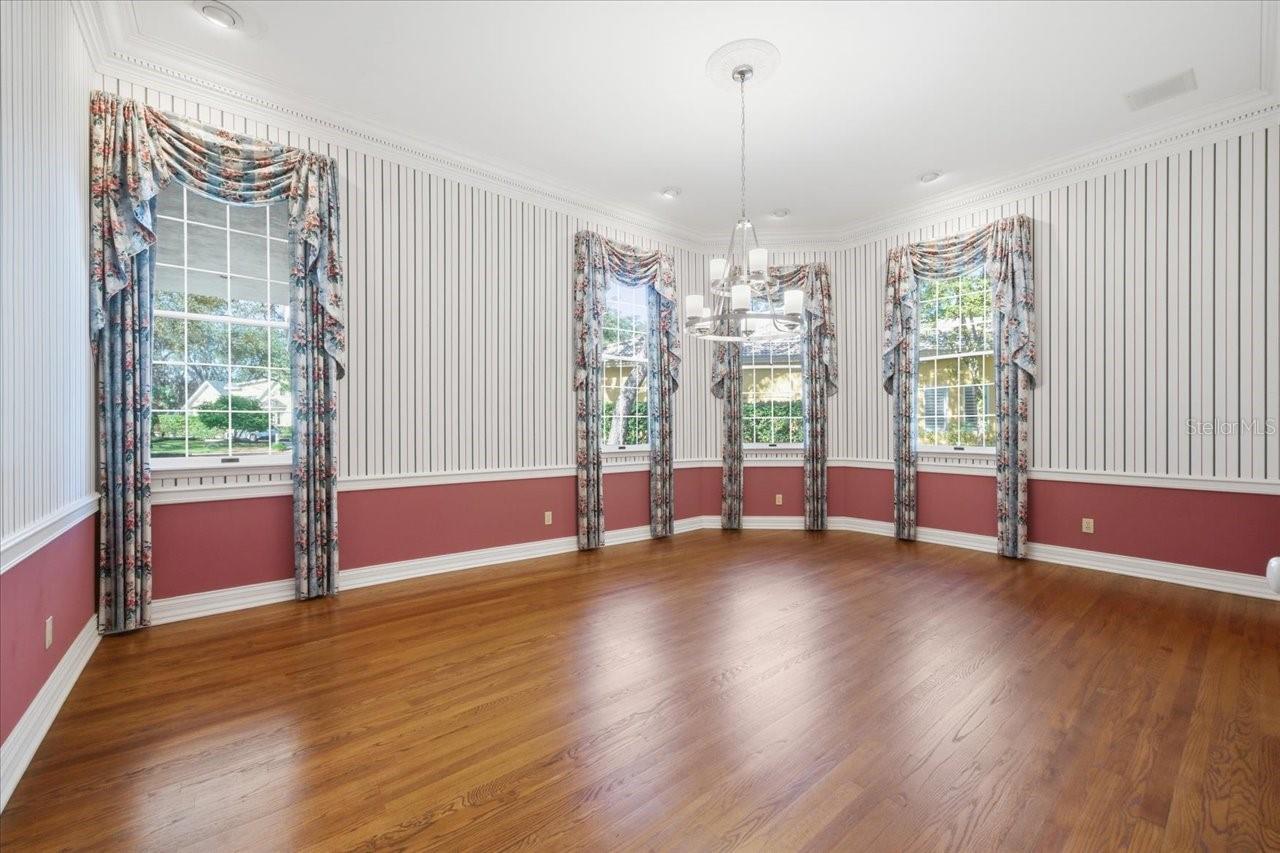 Listing photo id 34 for 15303 Eaton Court