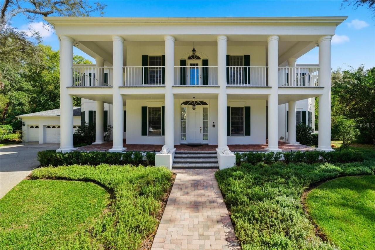 Listing photo id 2 for 15303 Eaton Court