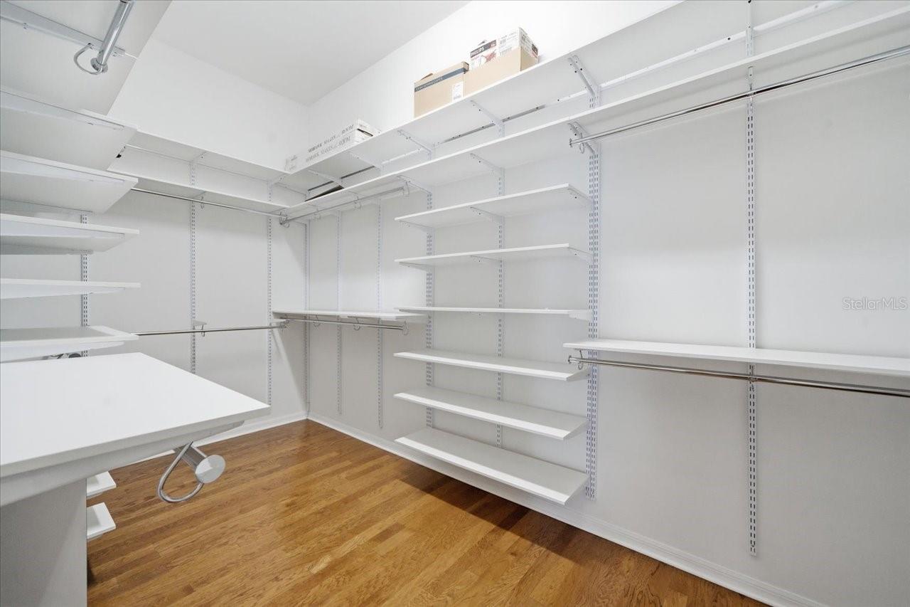 Listing photo id 41 for 15303 Eaton Court