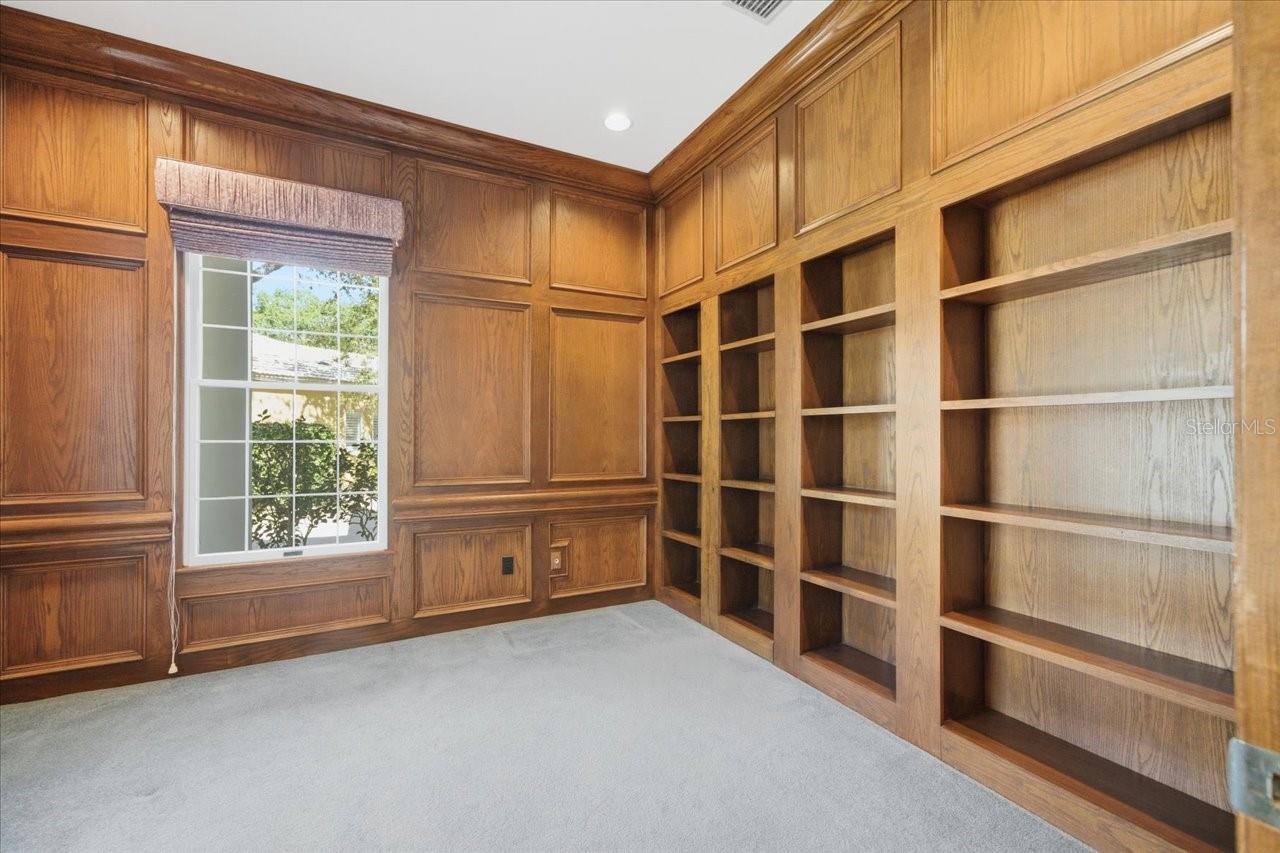 Listing photo id 45 for 15303 Eaton Court