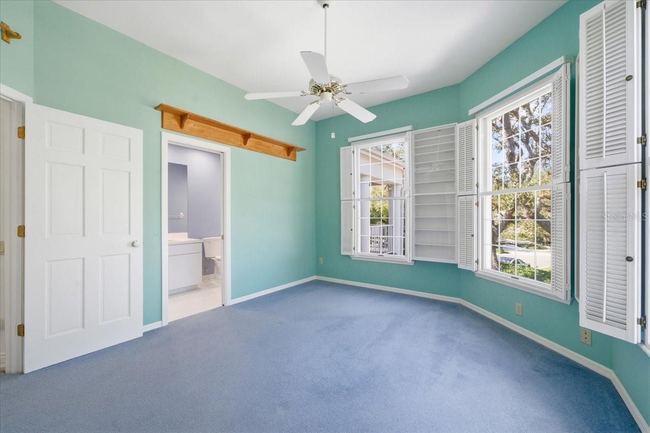 Listing photo id 50 for 15303 Eaton Court