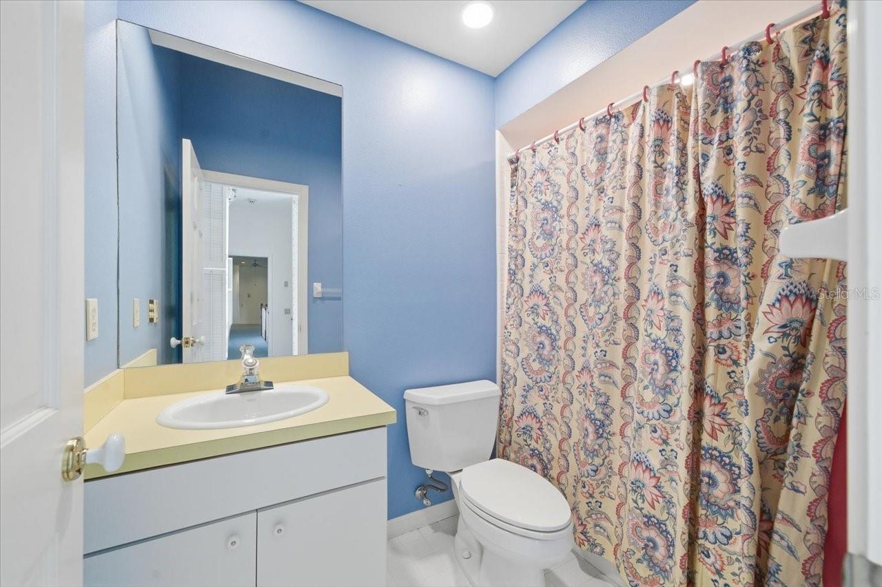 Listing photo id 61 for 15303 Eaton Court