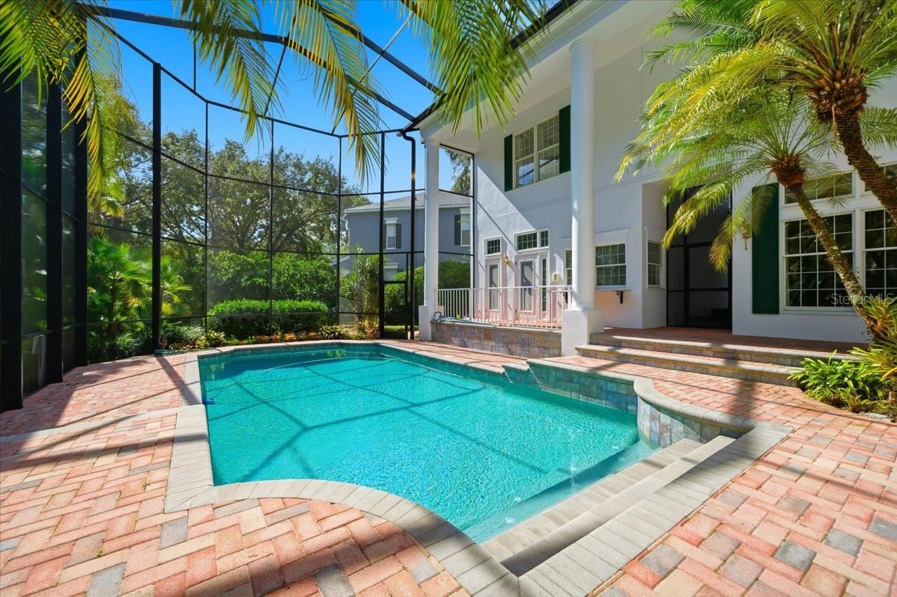 Listing photo id 5 for 15303 Eaton Court