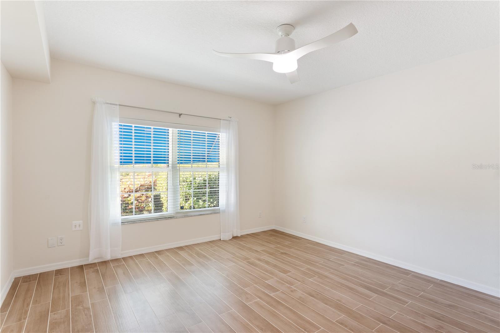 Image 26 of 79 For 11535 Shipwatch Way 1026