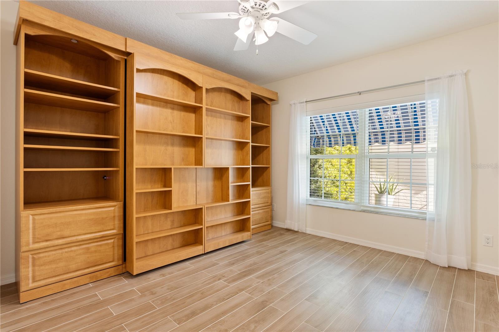 Image 32 of 79 For 11535 Shipwatch Way 1026