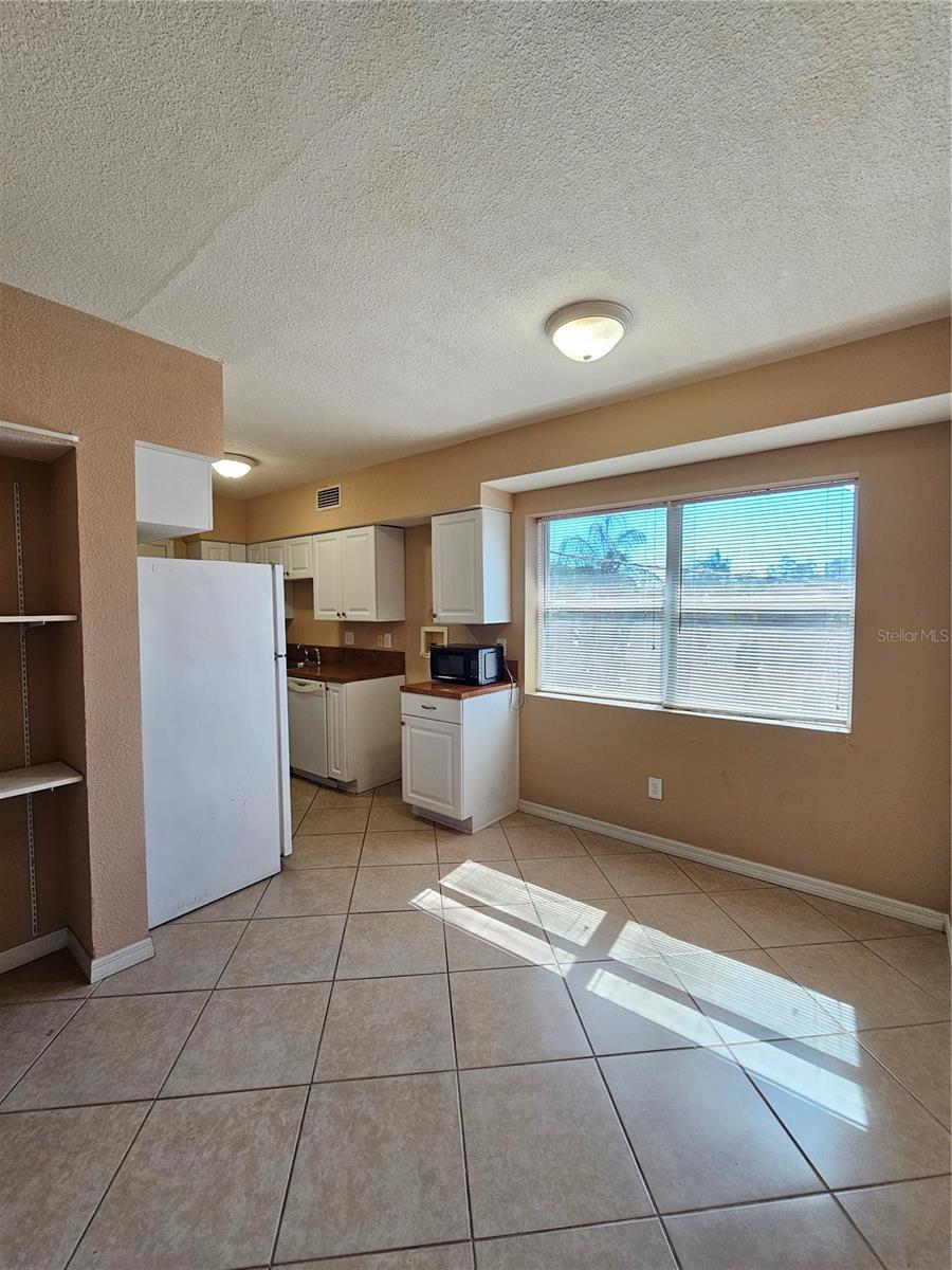 Image 4 of 13 For 1355 Drew Street 203